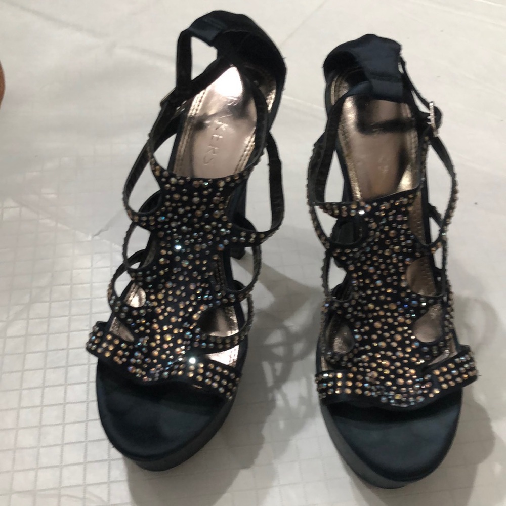 Bakers women’s rhinestone platform formal shoes.
